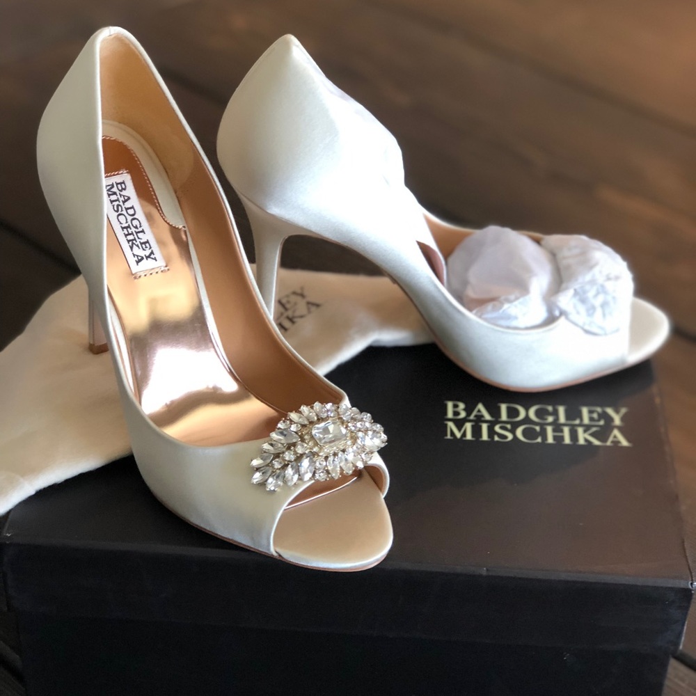 Badgley Mischka shoes— never worn